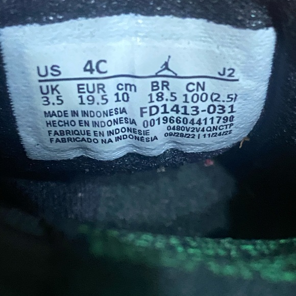 Nike Air Jordan 1 Retro High OG - Picture 8 of 8